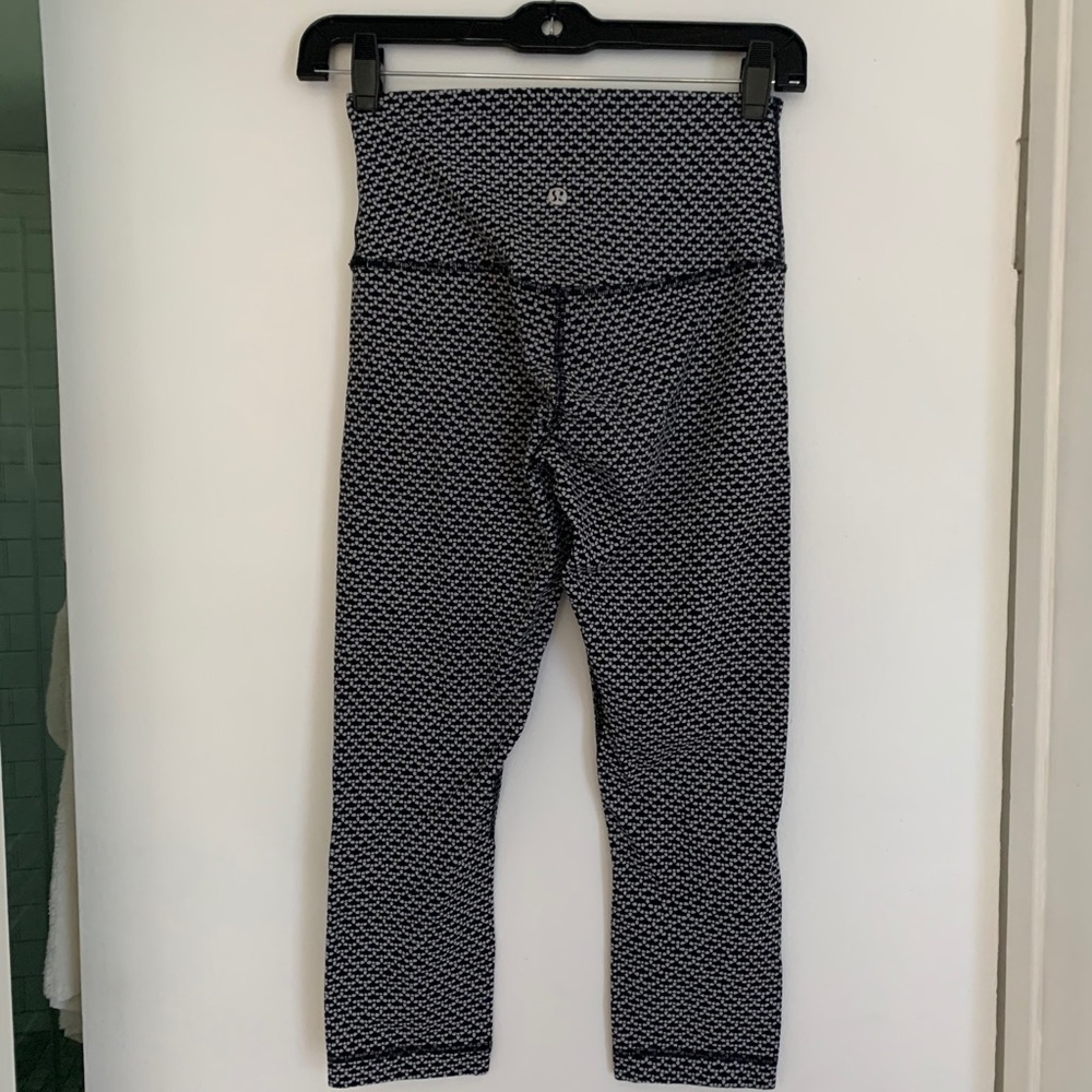 Lululemon Align Pant 21” DISCONTINUED PATTERN - Picture 3 of 3